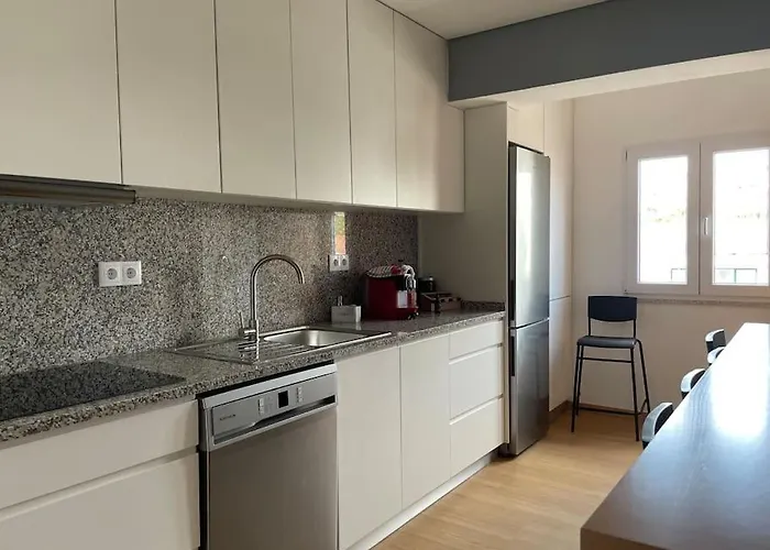 Estrela Do Norte 3 - Com Tres Quartos * ポルト